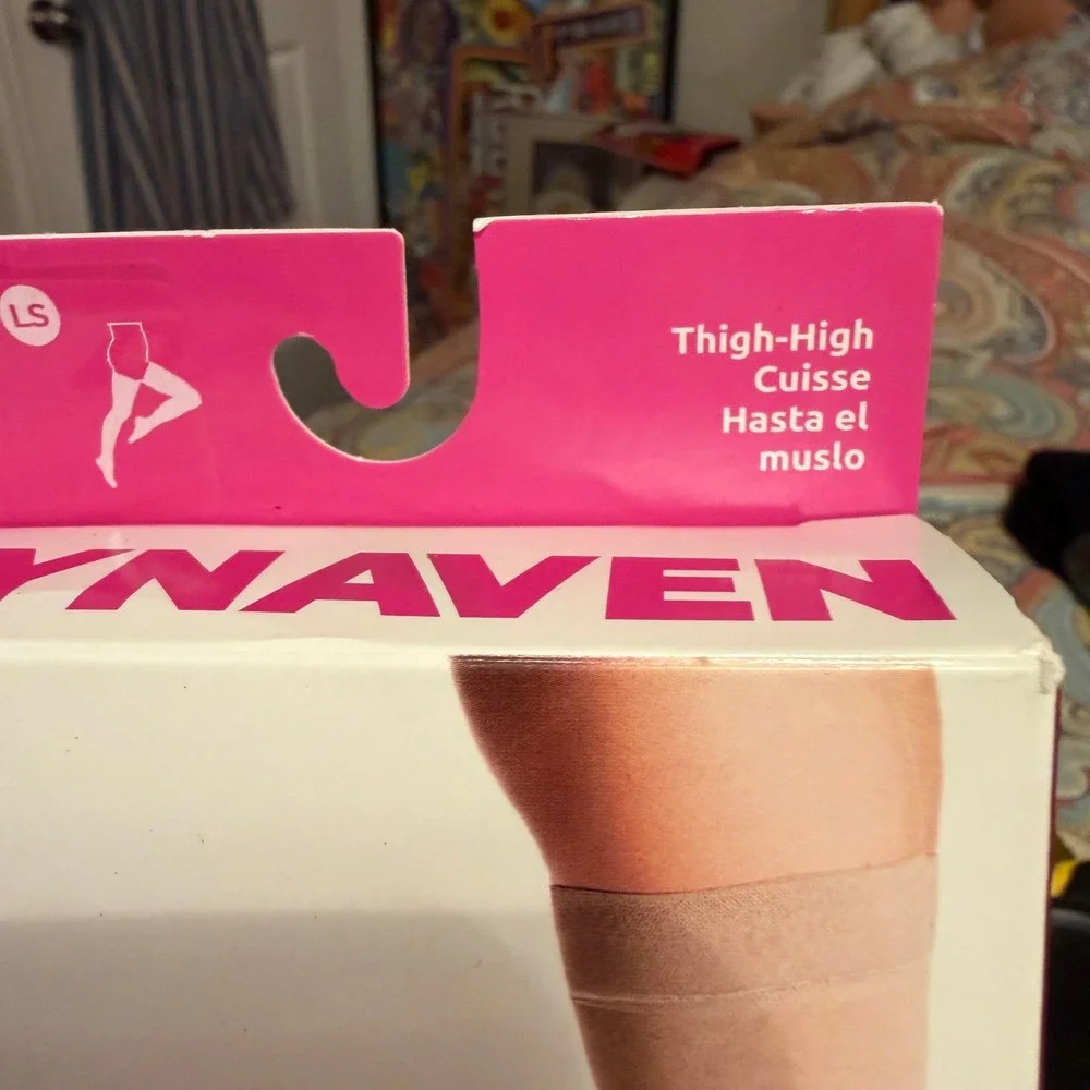Dynaven Sigvaris‎ 20-30 mmHg Compression Thigh High Opaque Black LS 972NLSW99